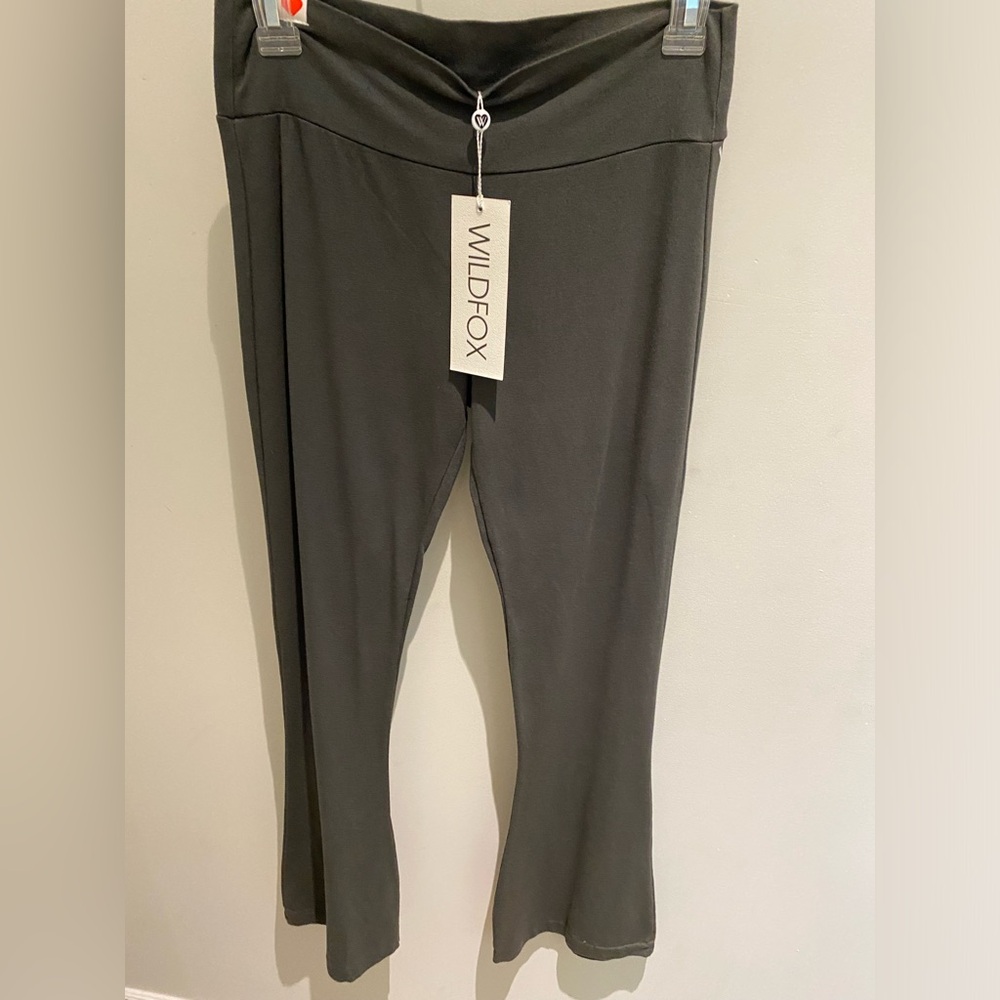 Ladies Wildfox Cotton bootcut legging. Color grey size small